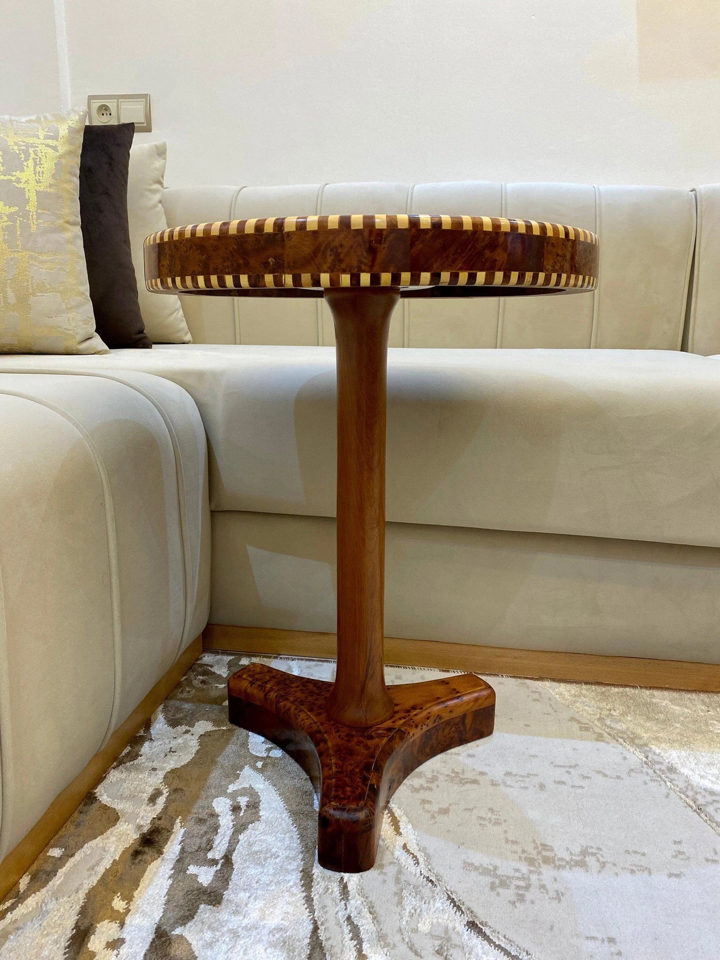 Thuya Mosaic Table