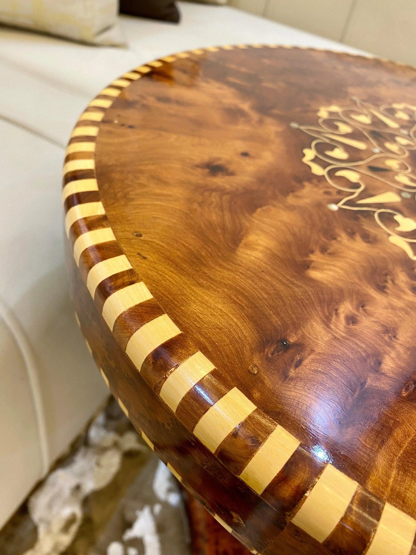 Thuya Mosaic Table