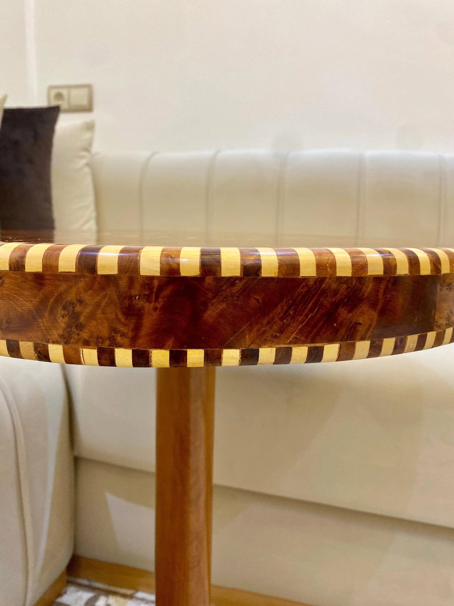 Thuya Mosaic Table