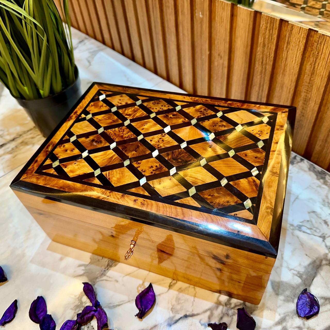 Decorative Box, thuya wooden burl Jewelry Box organizer with key - AtlasMuseCrafts