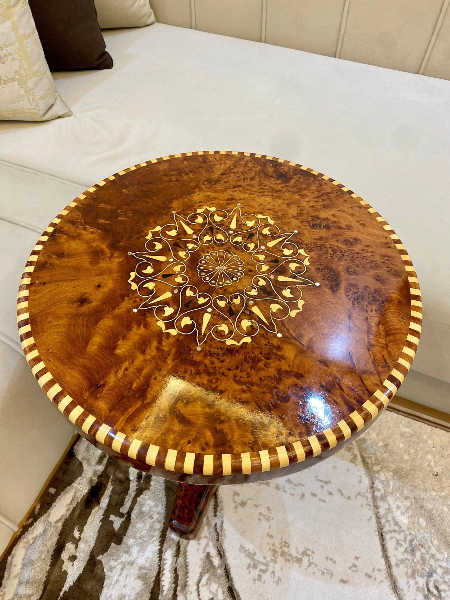 Thuya Mosaic Table