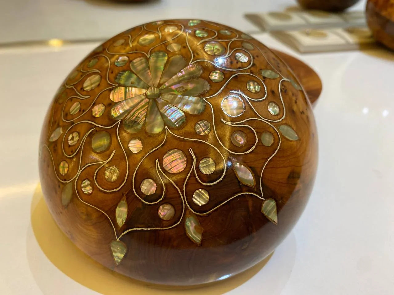 Handcrafted Round Thuya Wood - AtlasMuseCrafts