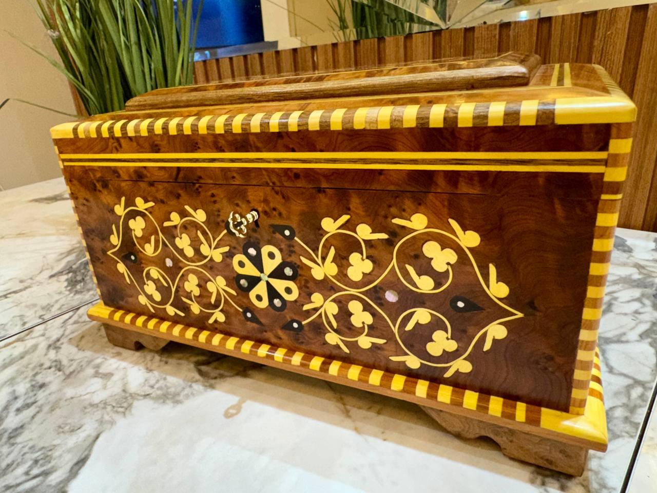 Keepsake Luxury Box Organizer With Key