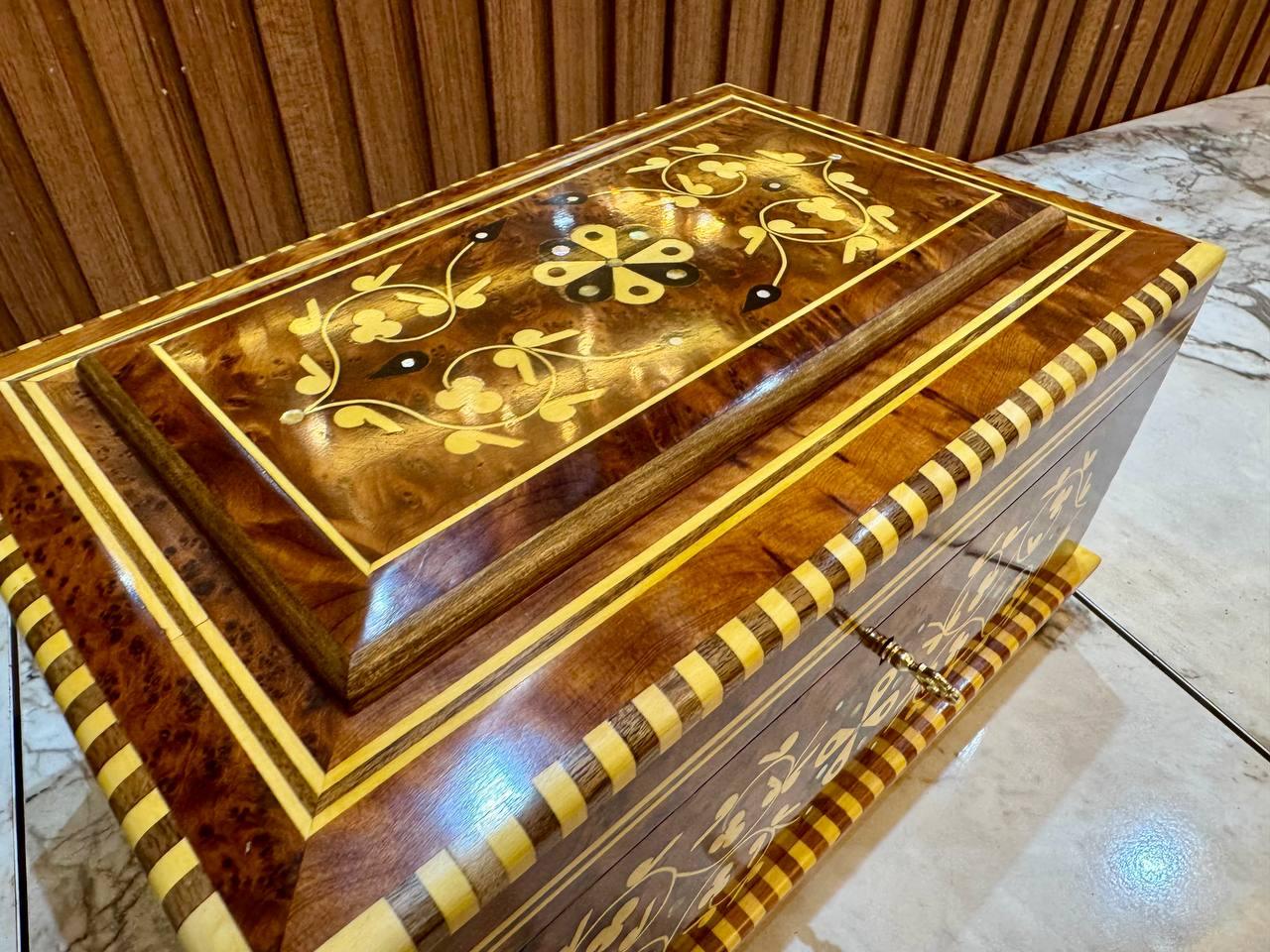 Keepsake Luxury Box Organizer With Key