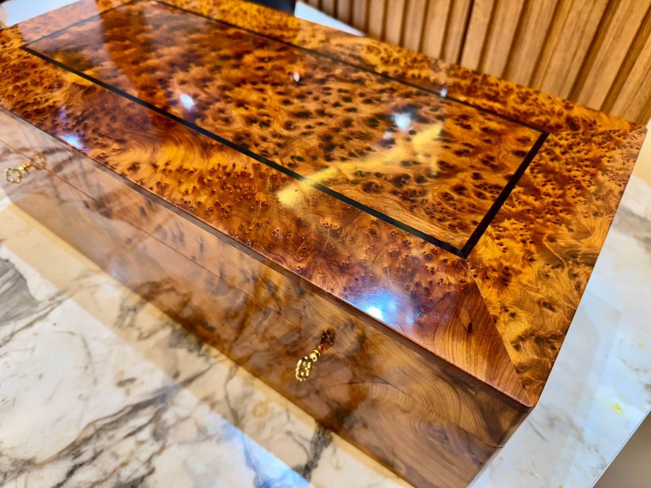 Royal jewellery box burl wooden box lockable with key - AtlasMuseCrafts
