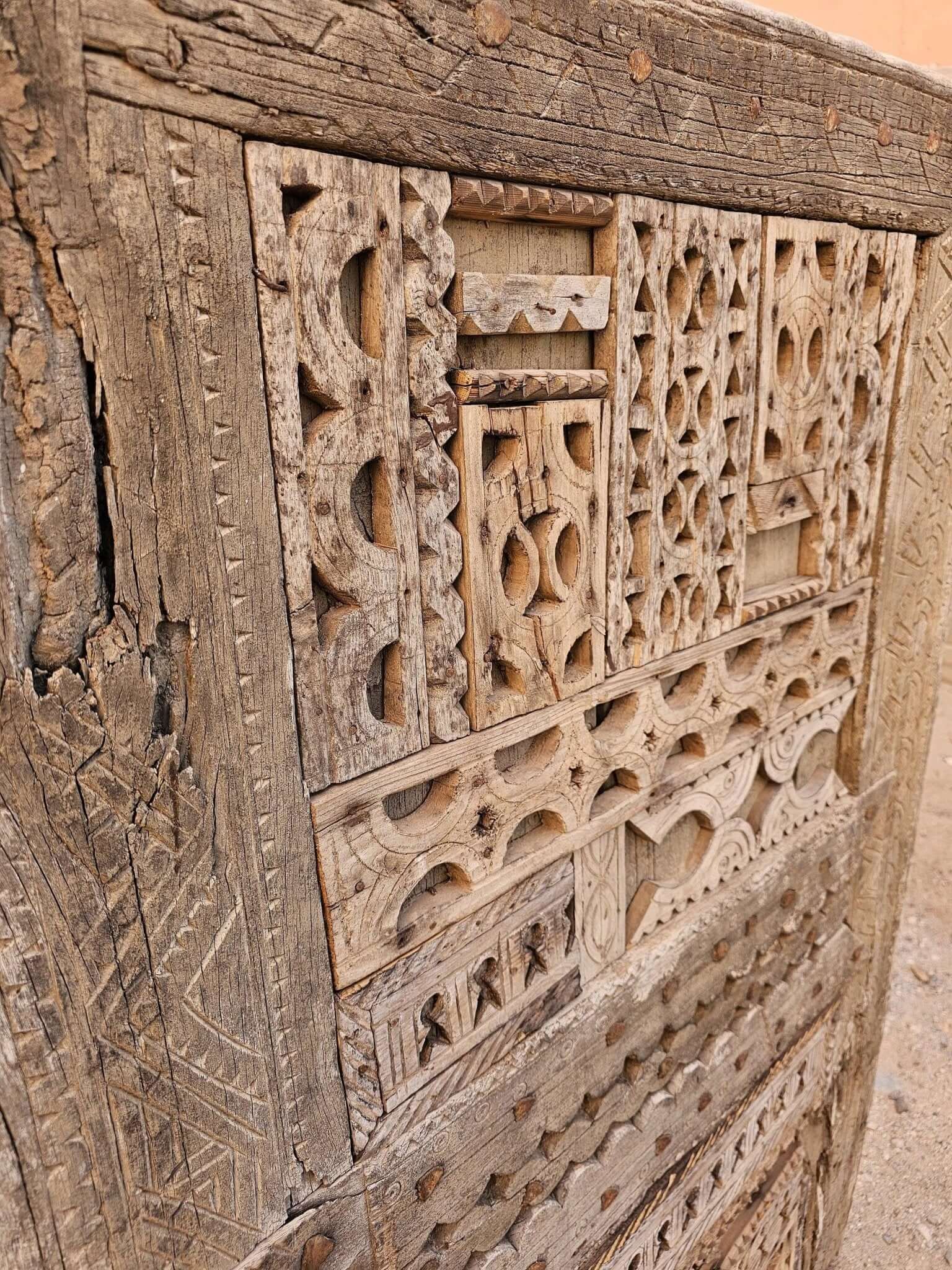 Aged floral carved door for master bedroom suites