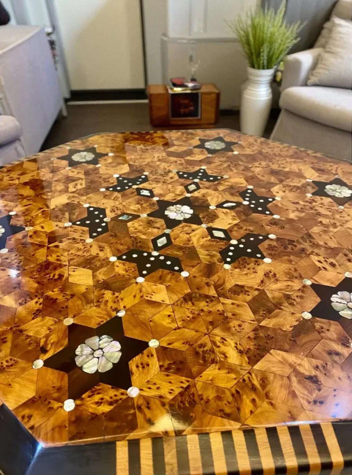 Handmade Moroccan coffee table wood detail