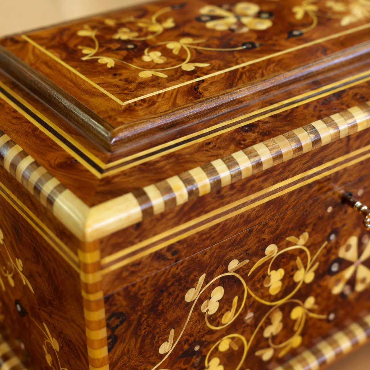 Luxury Keepsake Box Organizer with Key – Moroccan Thuya Memory Box – additional view 3