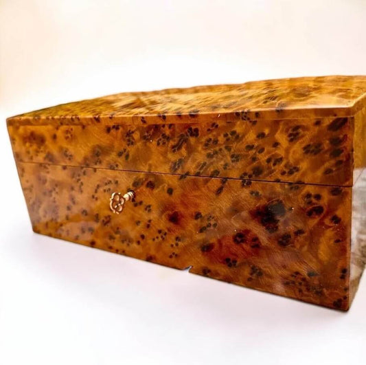 Lockable Thuya Wood Jewelry Box – Moroccan Burl with brass key lock, handcrafted from luxurious Thuya burl wood.