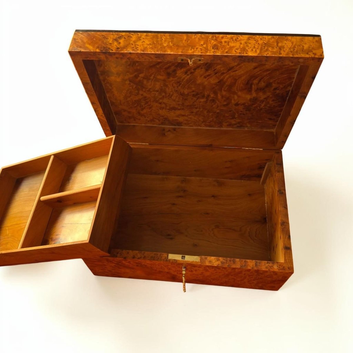 Moroccan Thuya keepsake box with removable tray, clasp, and burl wood grain
