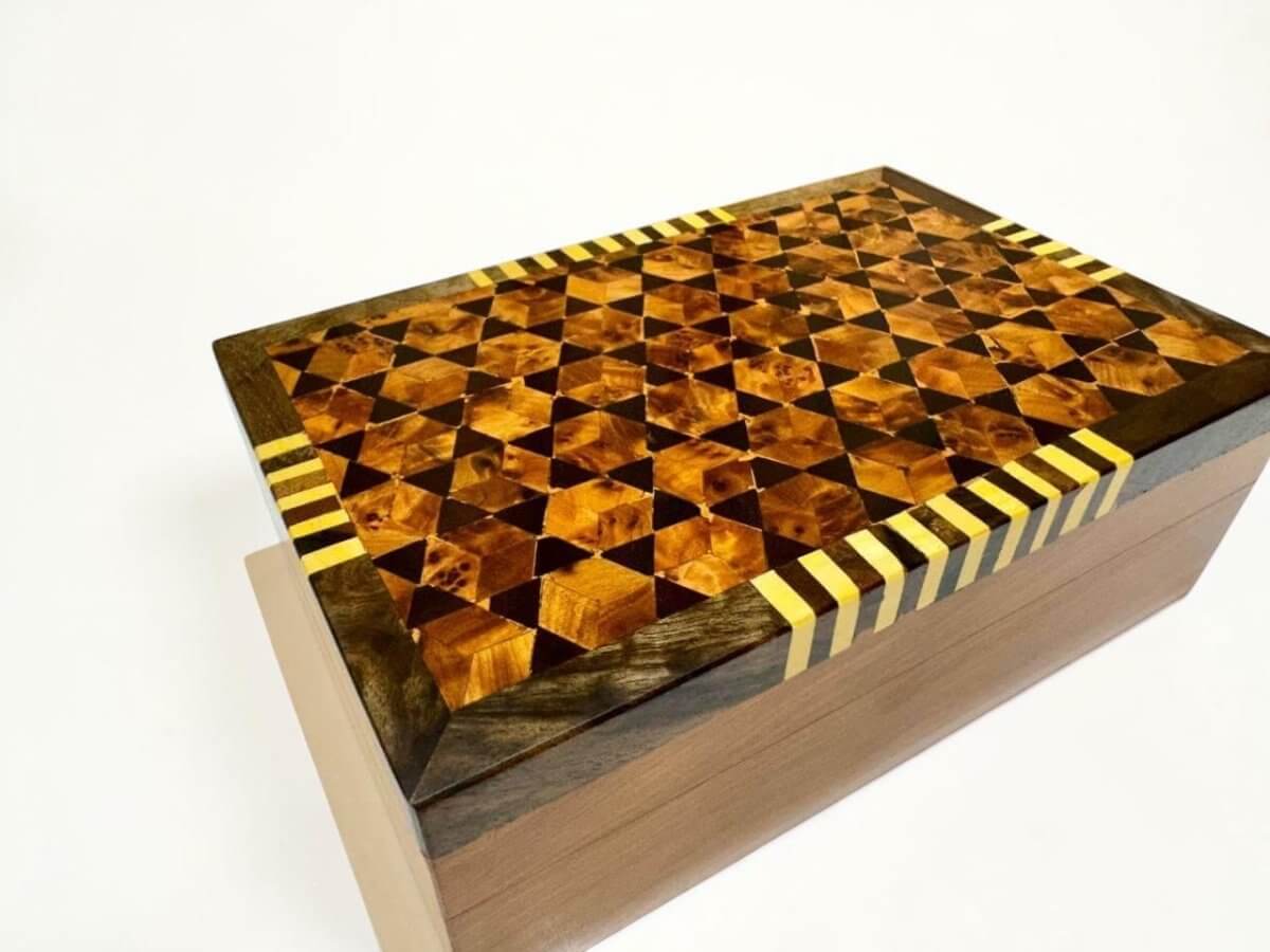Burl Wood Jewelry Organizer – Moroccan Thuya Jewelry Box with geometric design and golden inlays.