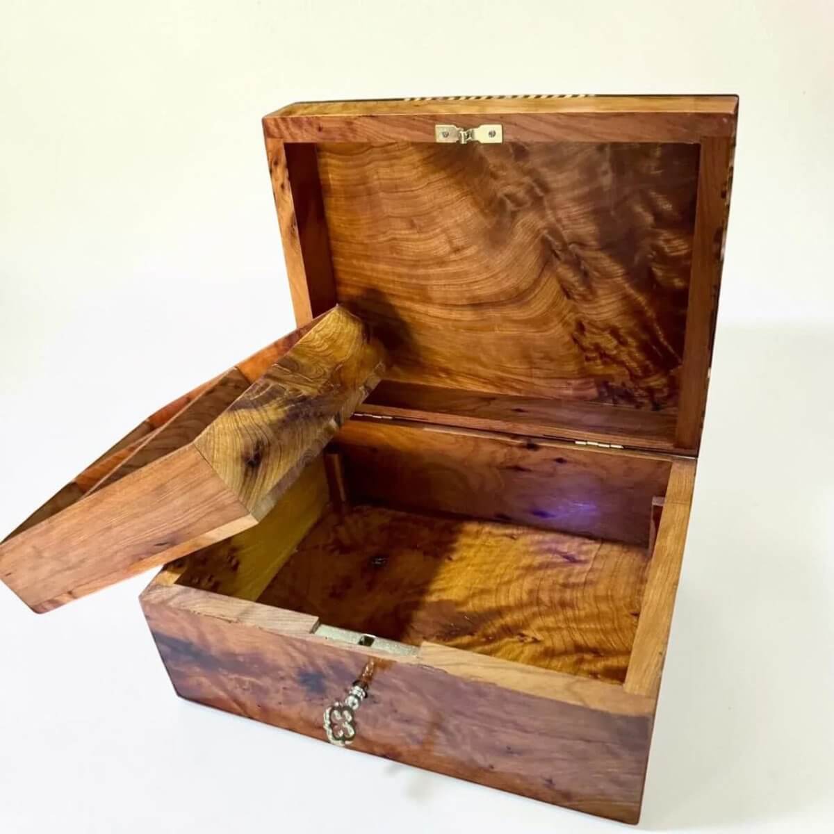 Wooden Memorial Keepsake Box – Handmade Moroccan Thuya with intricate detailing and lockable design.