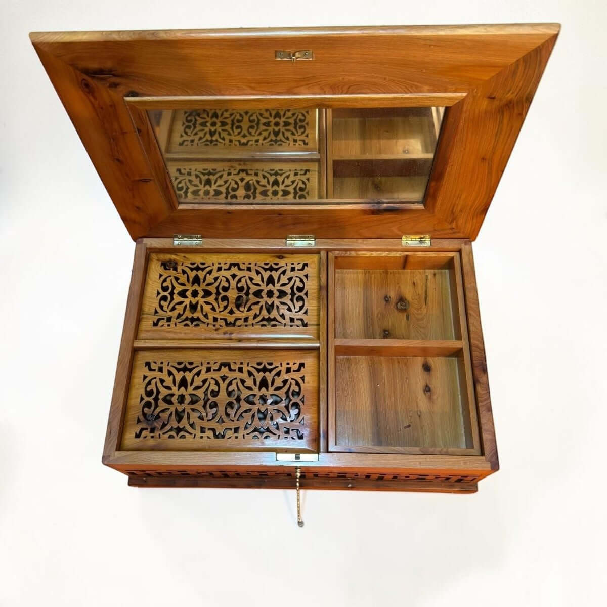 Handmade Wooden Jewelry Box – Moroccan Thuya Burl Wood Box with intricate cutouts and compartments for jewelry.