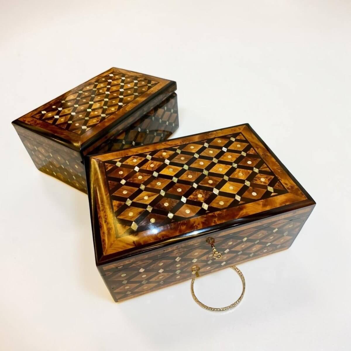 Jewelry Box Organizer with Key – Lockable Moroccan Thuya Box made from handcrafted Thuya burl wood.