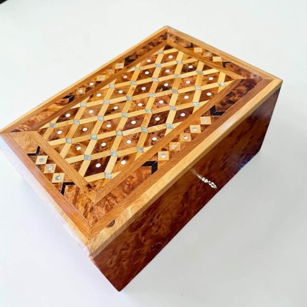Handmade Moroccan Thuya Box with intricate geometric inlay, perfect for jewelry and keepsakes.