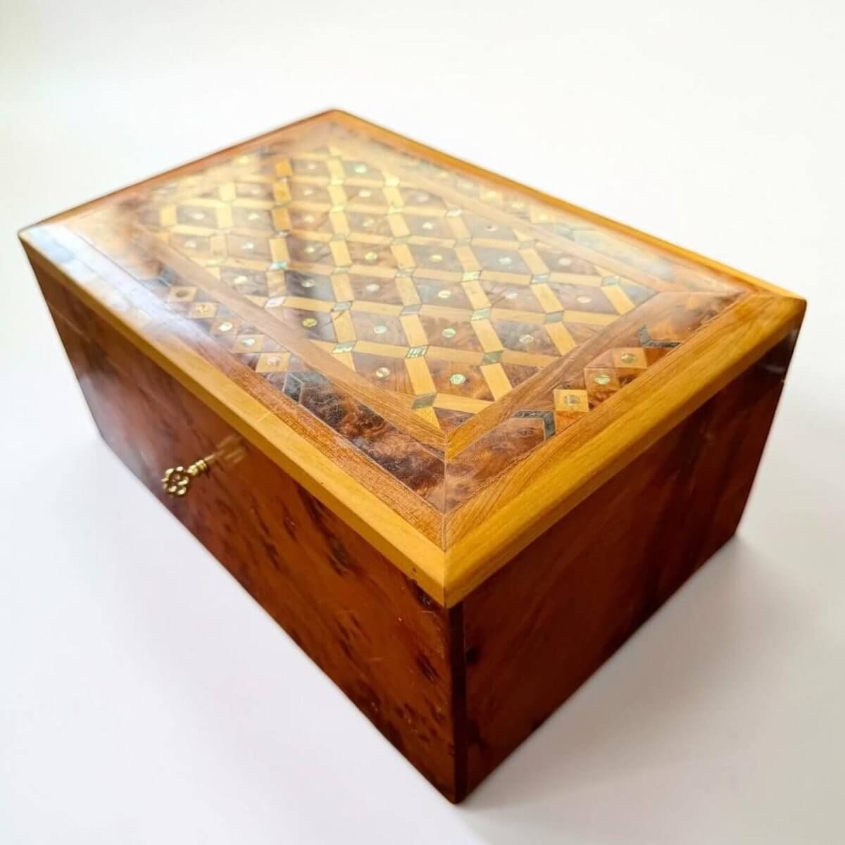 Intricate design of Jewelry Keepsake Box Organizer – Handmade Moroccan Thuya Box made from Thuya burl wood.