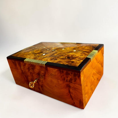 Moroccan lockable jewelry box with Thuya burl grain and inlaid lid detail