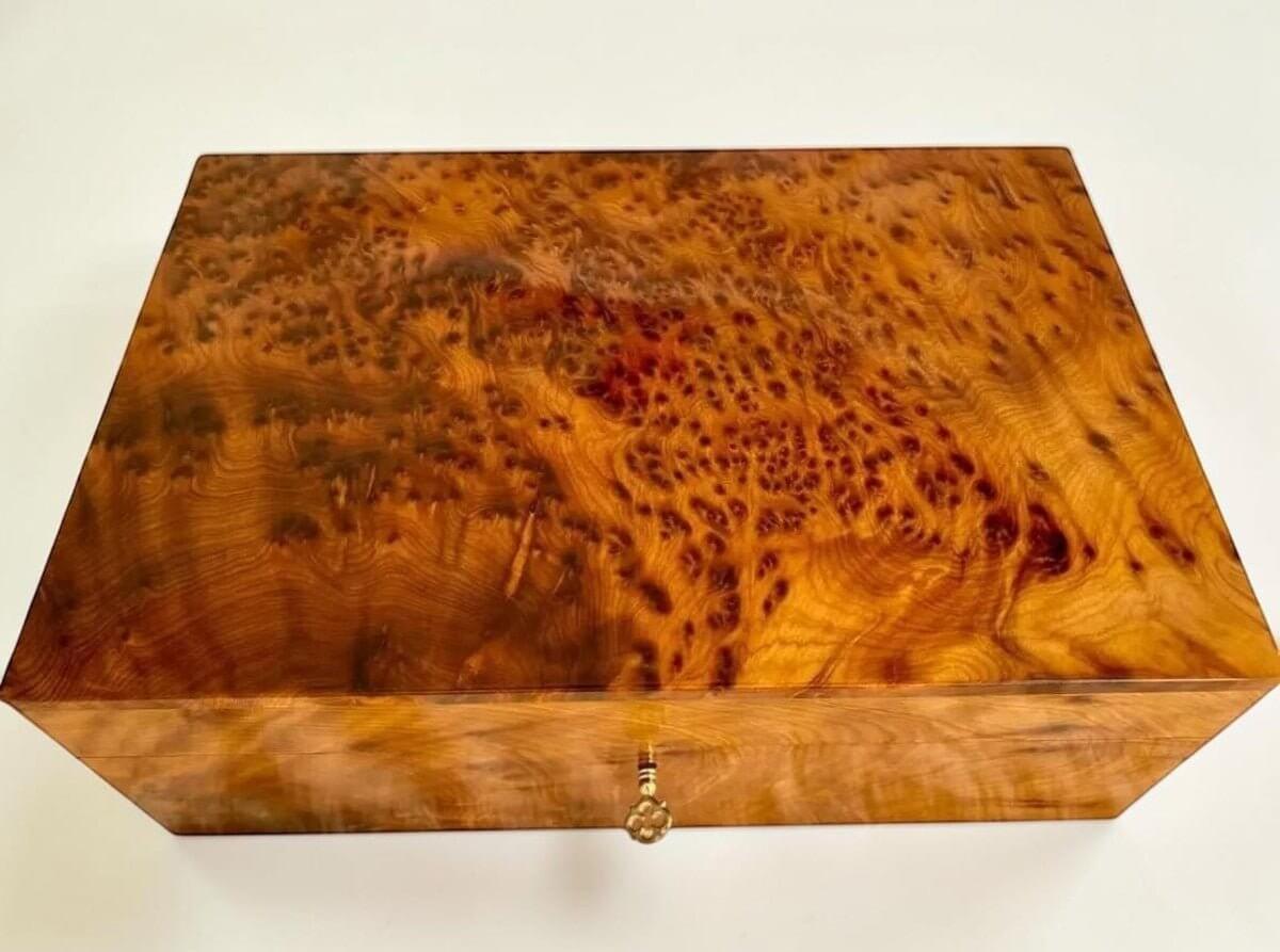 Lockable Wooden Box – Handmade Moroccan Thuya Keepsake Box with rich, natural grain and brass lock.