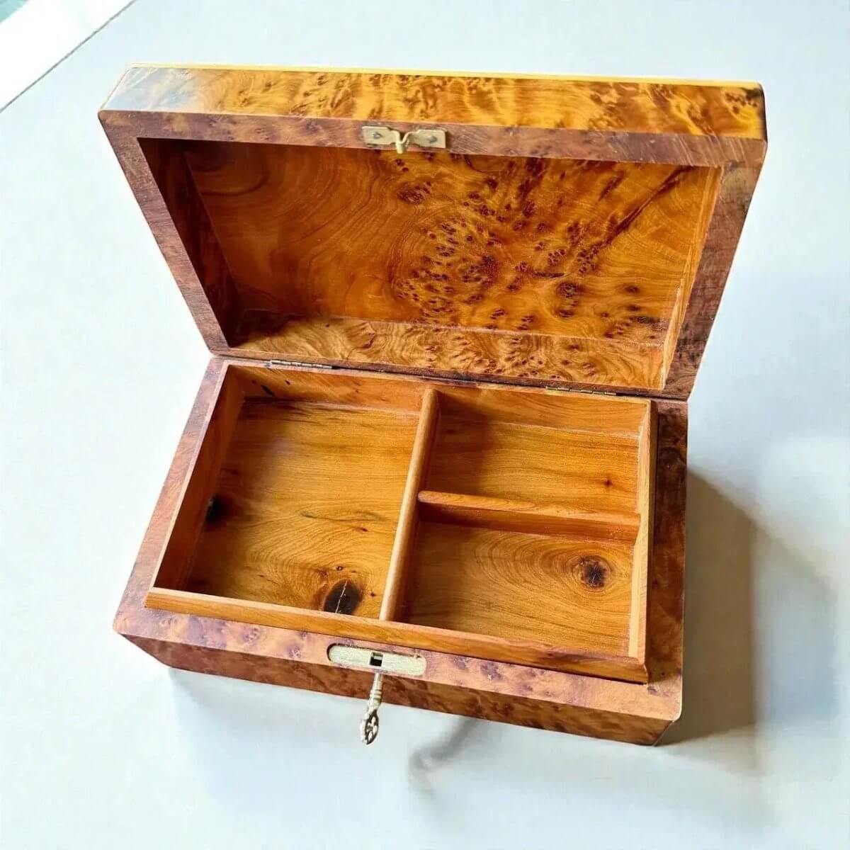 Luxury Wooden Jewelry Organizer – Moroccan Thuya Burl, handcrafted wood box with distinct grain and compartments.