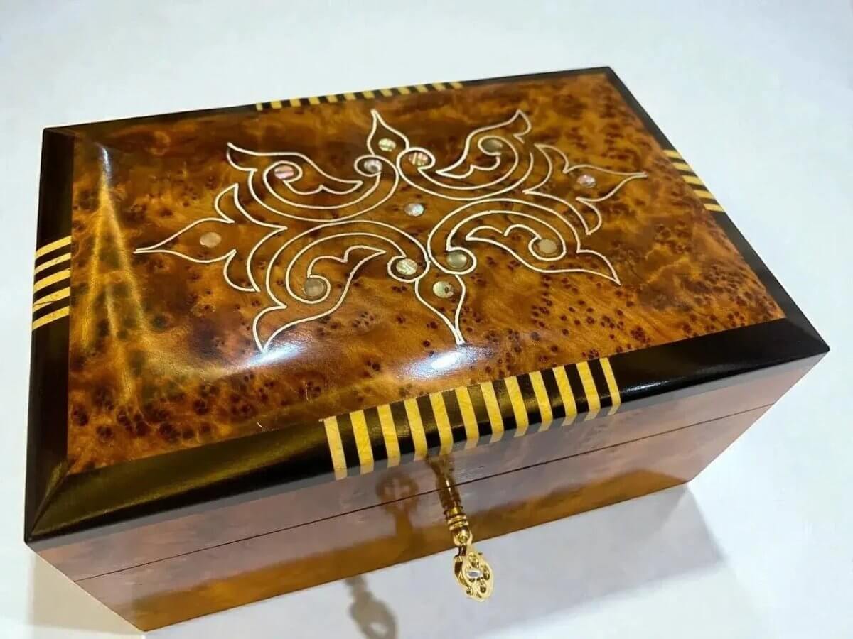 Handcrafted Wooden Jewelry Organizer – Moroccan Thuya Burl with intricate inlay and polished finish.
