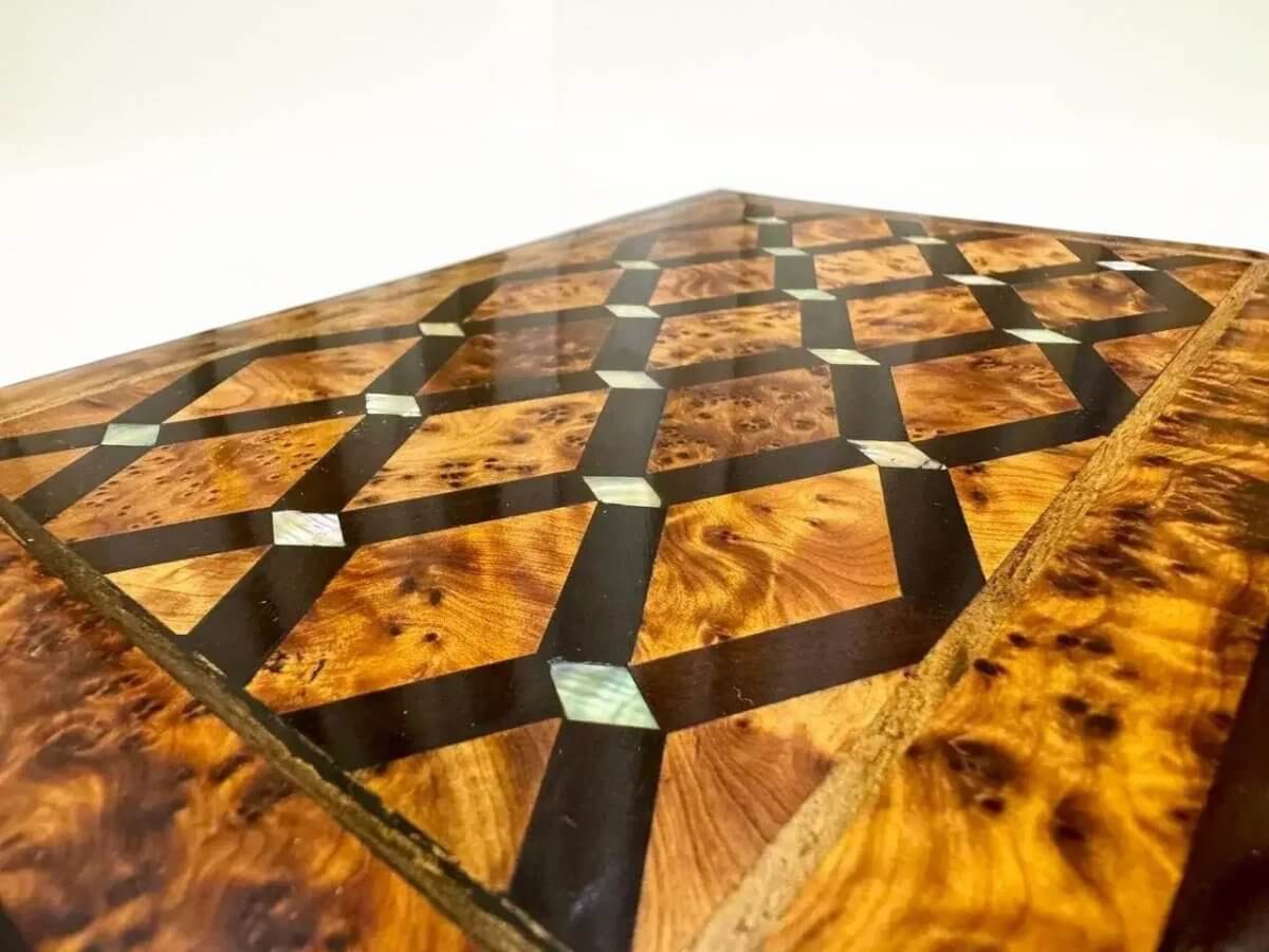 Moroccan Wooden Box – Handcrafted Thuya Jewelry & Keepsake Box featuring intricate geometric inlays and warm Thuya burl wood.
