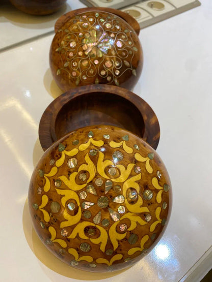 Handcrafted Round Thuya Wood - AtlasMuseCrafts