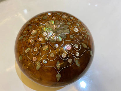Handcrafted Round Thuya Wood - AtlasMuseCrafts
