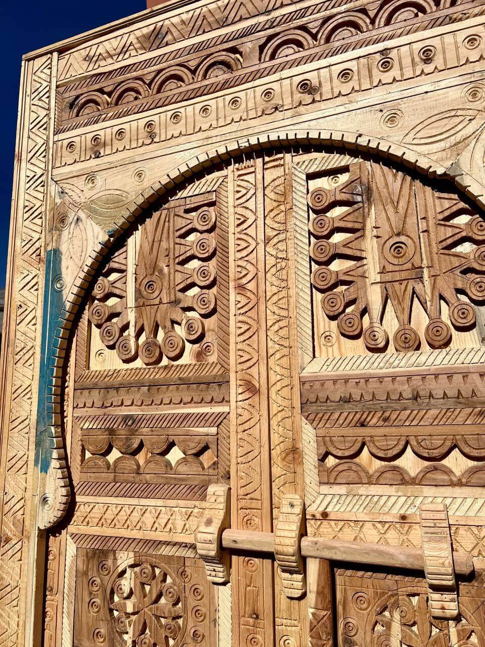 Geometric Berber natural wood door for art galleries