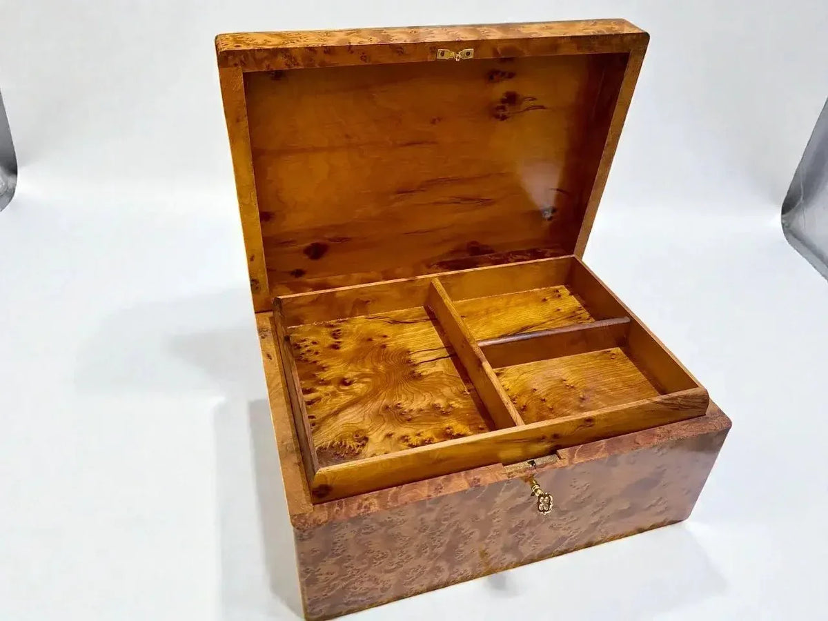 Large Wooden Box with Lid – Handmade Moroccan Thuya Storage Box featuring divided compartments and rich Thuya burl wood grain.