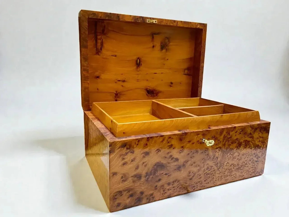 Large Wooden Box with Lid – Handmade Moroccan Thuya Storage Box in Thuya burl wood features elegant compartments.