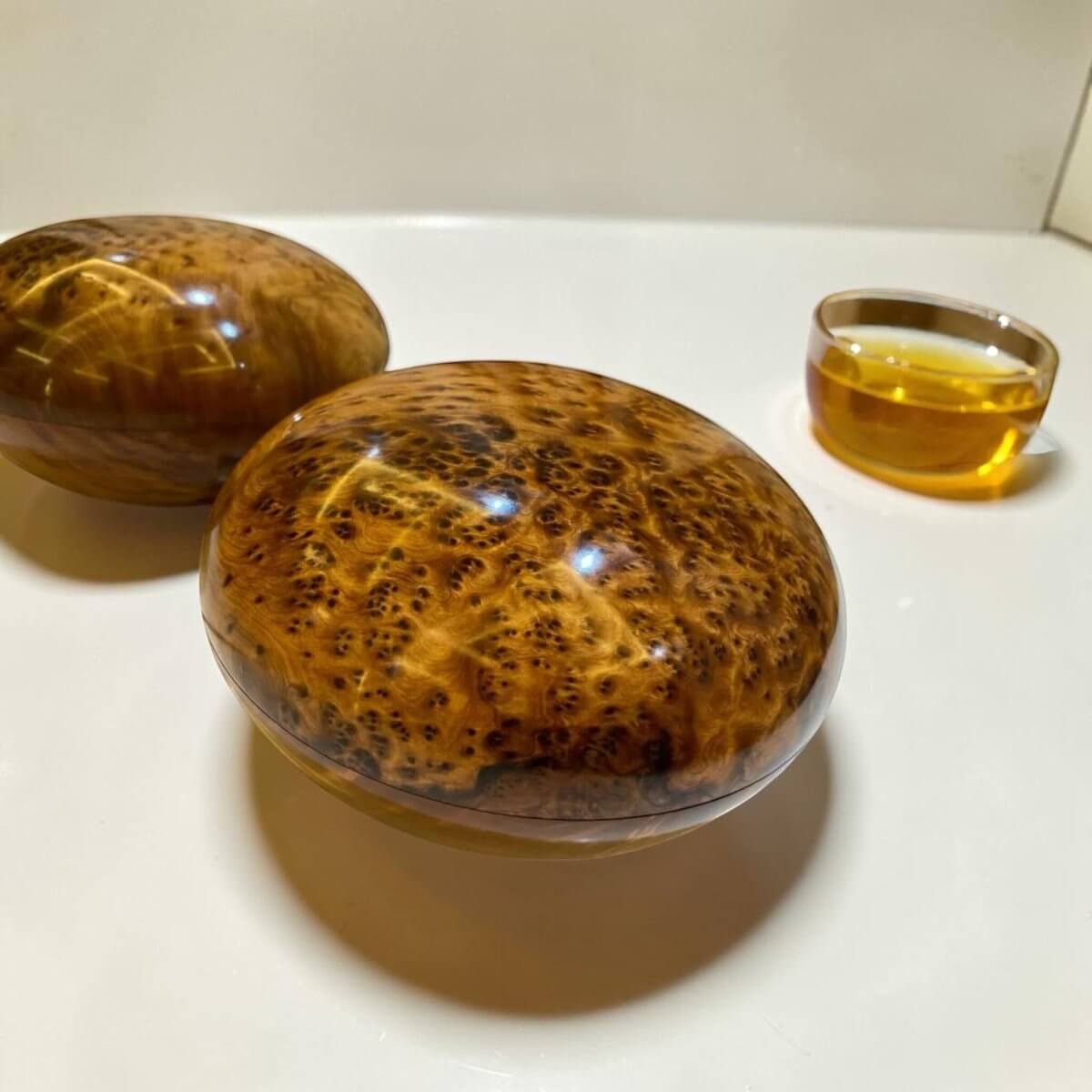 Round Jewelry Box Organizer – Handmade Moroccan Thuya Wood Box made from distinctive Thuya burl wood.