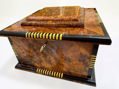 Royal Wooden Jewelry Box – Luxury Moroccan Thuya Burl Box, handcrafted from Thuya wood with intricate design details.