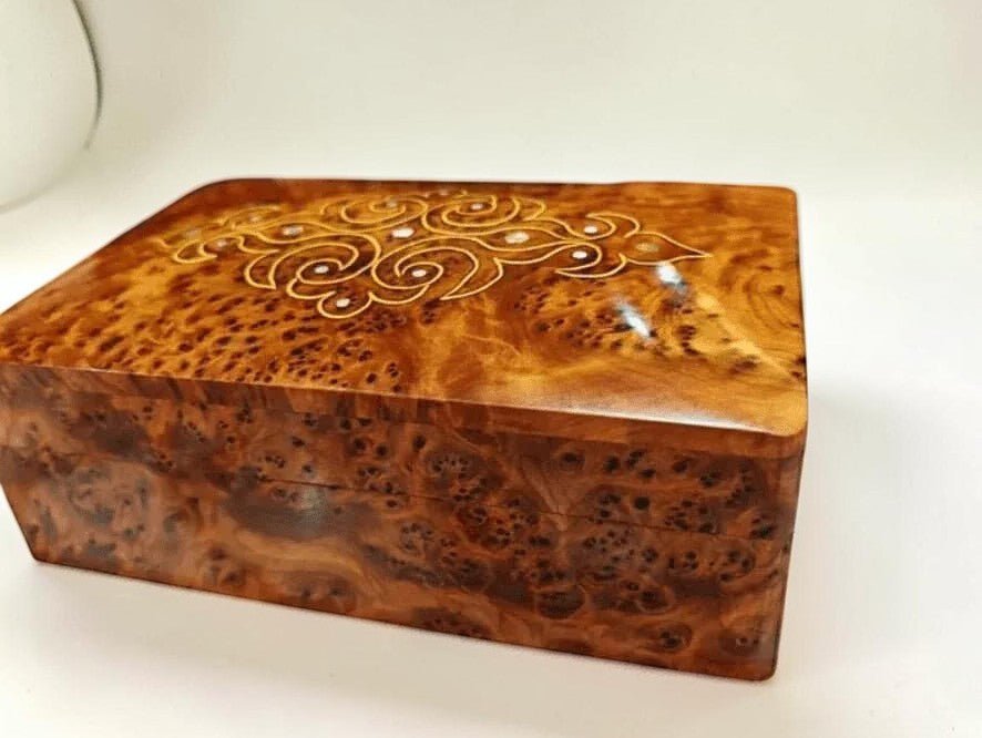 Small Thuya wood organizer box with inlaid design and brass hardware