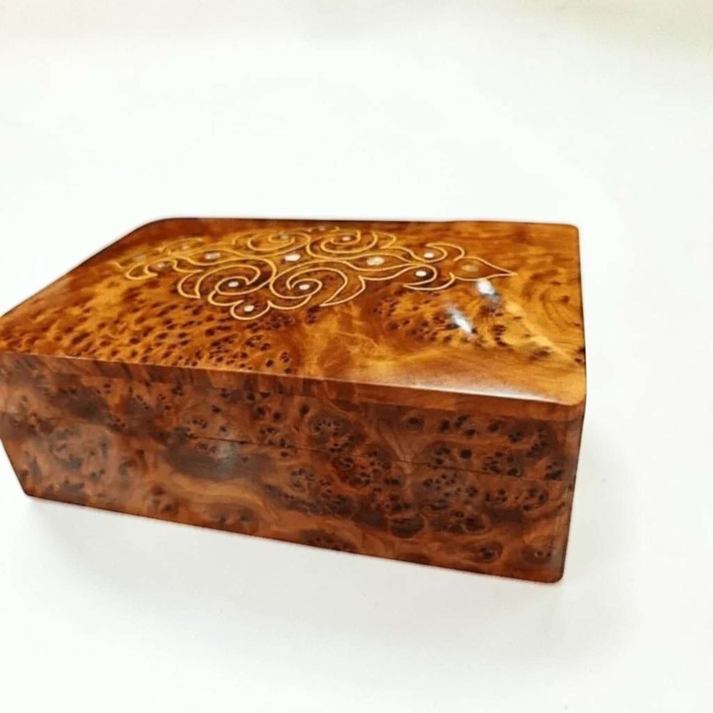 Small Thuya Wood Box – Decorative Burl Wood Keepsake & Jewelry Box with intricate design and warm amber finish.