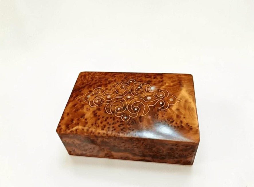 Compact Moroccan Thuya burl wood box for rings and keepsakes