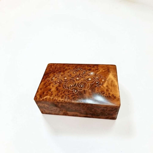 Small Thuya Wood Box – Decorative Burl Wood Keepsake & Jewelry Box with intricate engraving and polished finish.