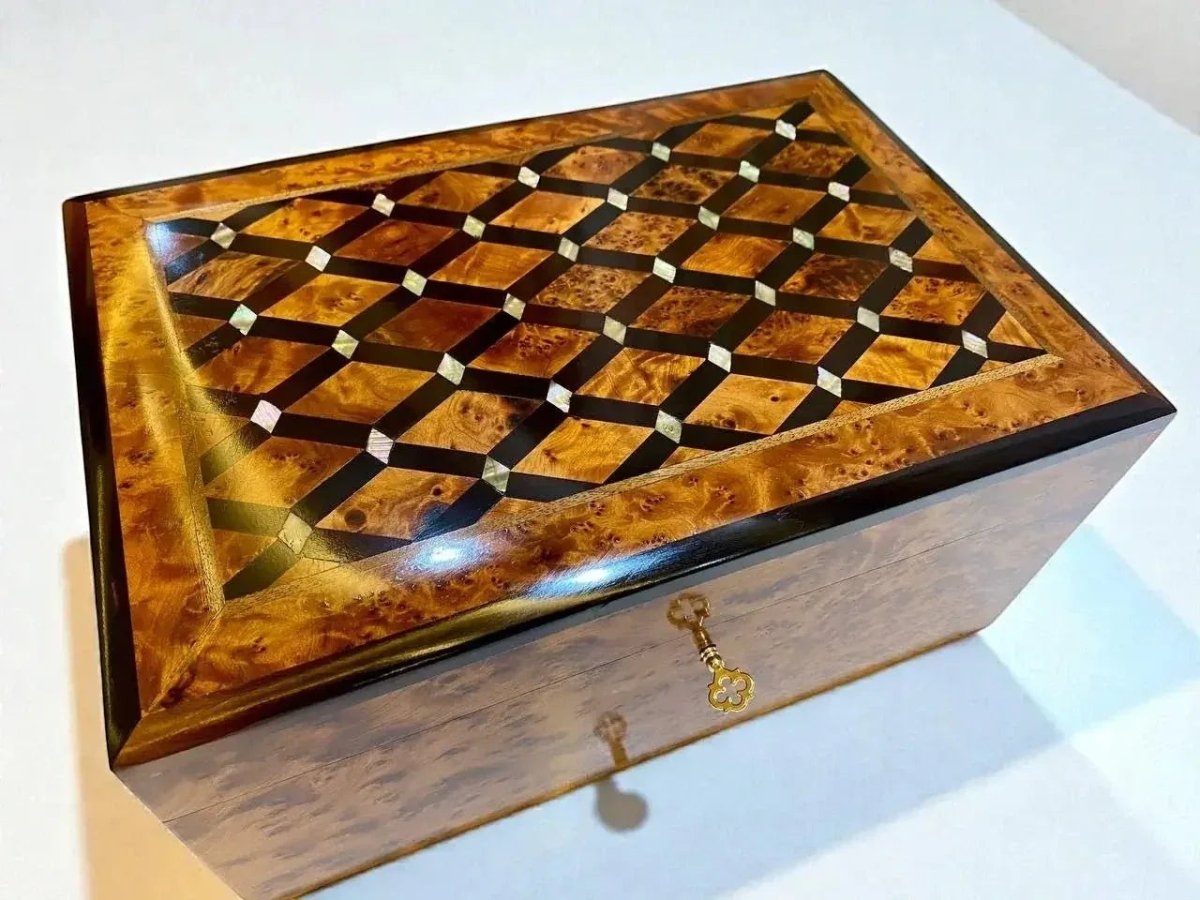 Thuya wood jewelry box with geometric inlay for organized storage