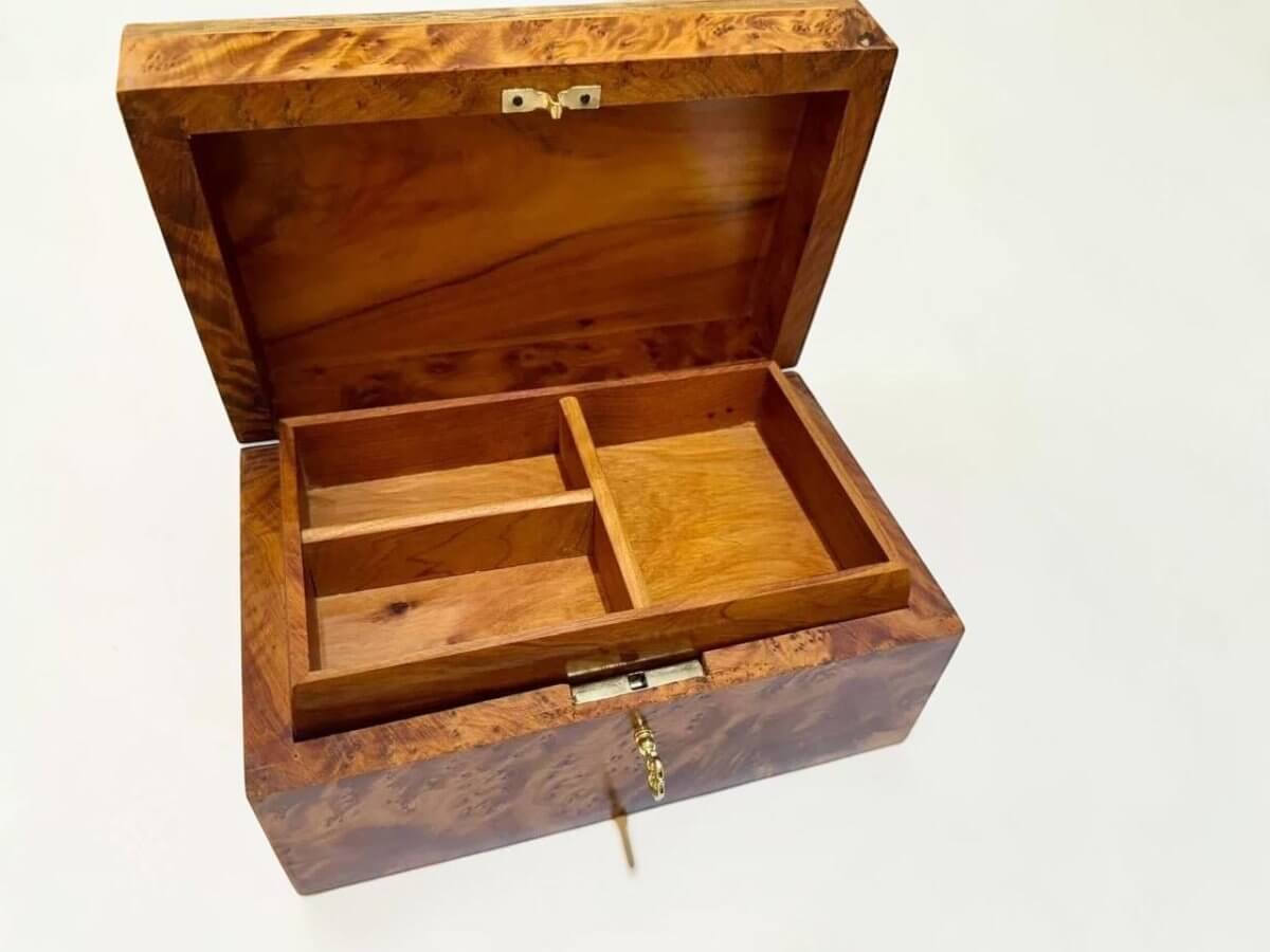 Thuya Wood Gift Box Organizer – Handmade Moroccan Keepsake Box with compartments for jewelry and treasures.