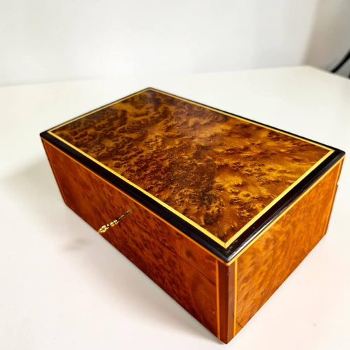 Wood Jewelry Box with Lock – Handmade Moroccan Thuya Box in rich Thuya burl wood, featuring an elegant design and secure lock.
