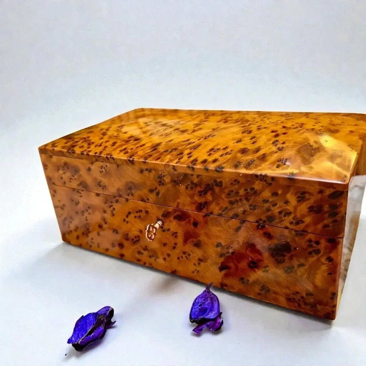 Wooden Box with Key – Handmade Moroccan Thuya Jewelry Box, crafted from Thuya burl wood, perfect for jewelry and keepsakes.