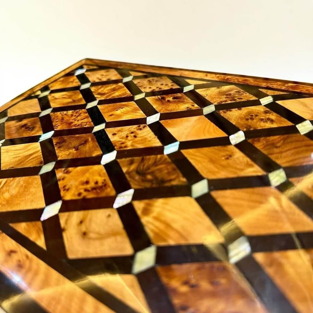 Thuya wood jewelry box with geometric inlay lid and lockable design