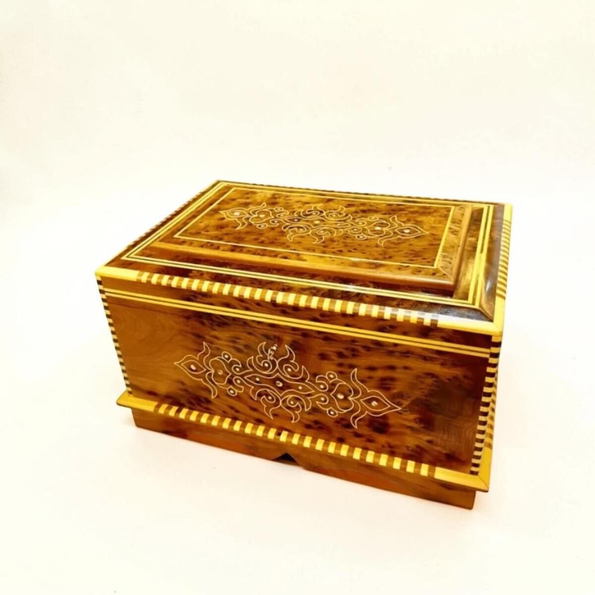 Wooden Jewelry Box with Mirror – Vintage Moroccan Thuya Box with Key, handcrafted Thuya burl wood design.