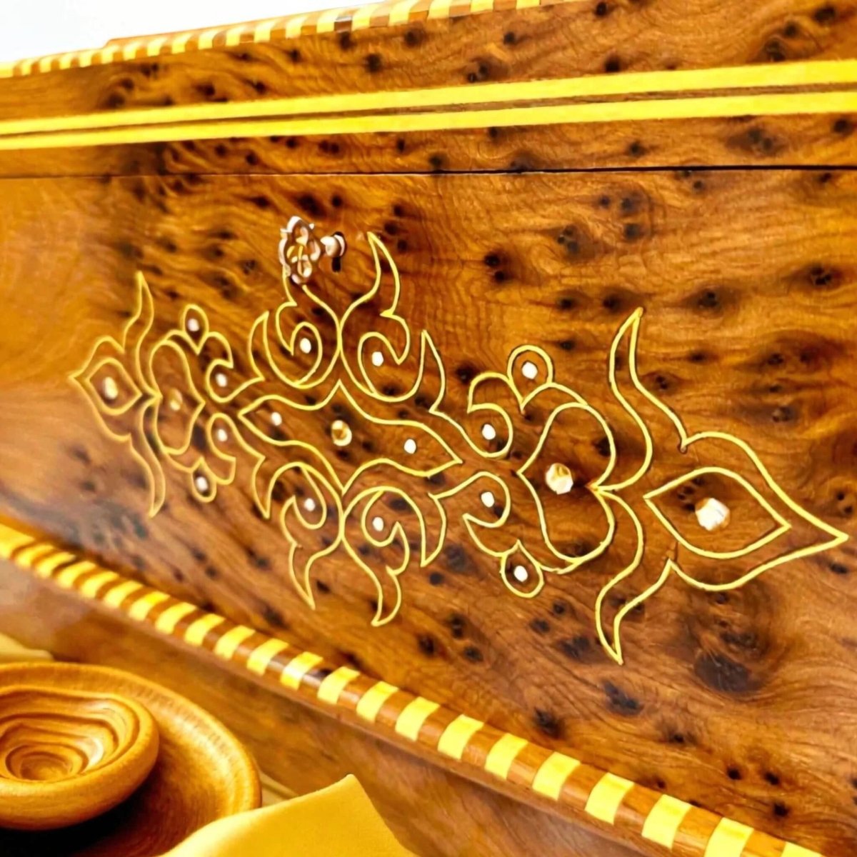 Vintage Moroccan Thuya jewelry box with mirror inside and key detail