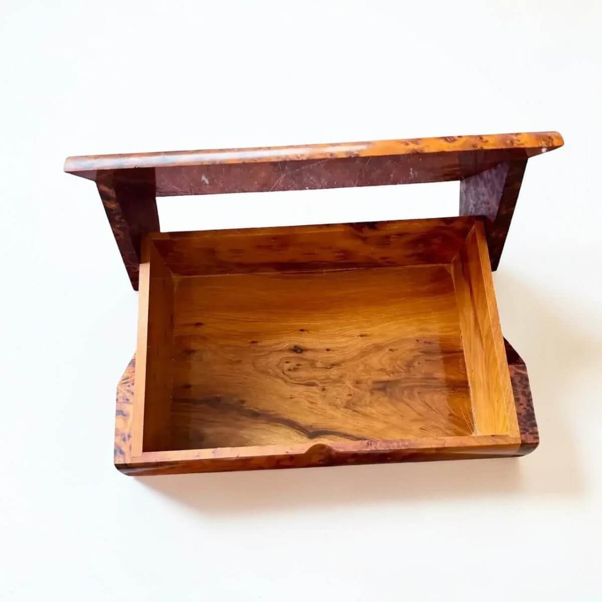 Wooden Keepsake Box – Handmade Moroccan Thuya Storage Box with polished interior and artisan craftsmanship.